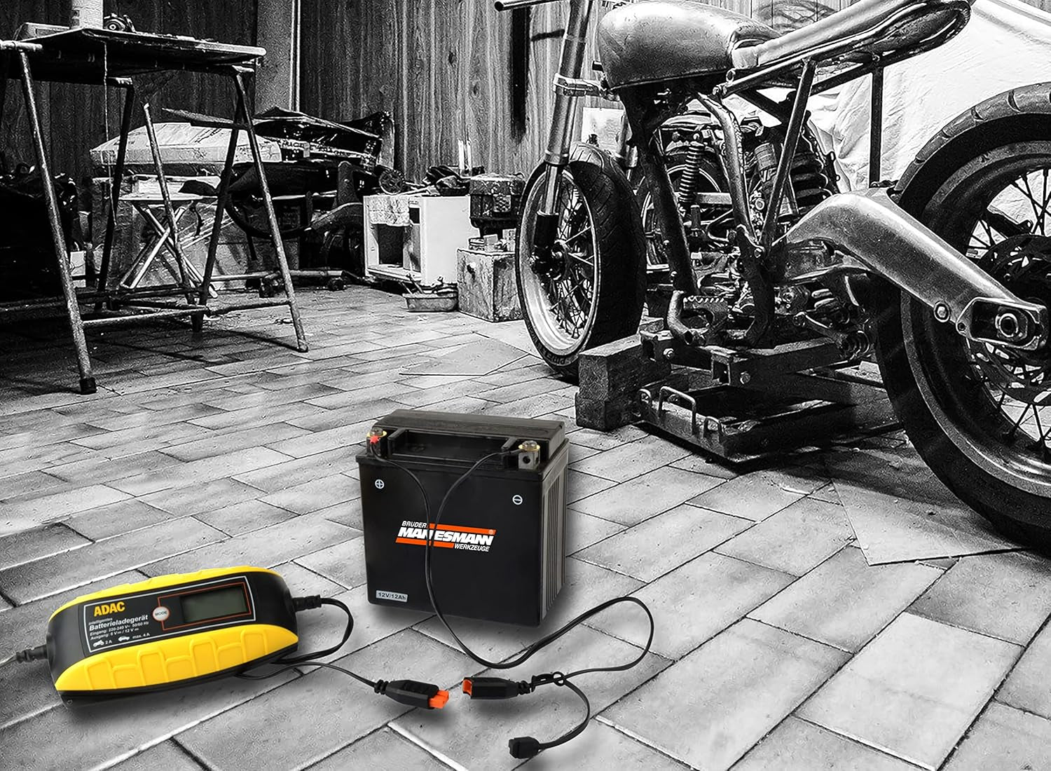 ADAC Batterie-Ladegerät, 6 Und 12 Volt, Mit Komfort-Klemme | M12716