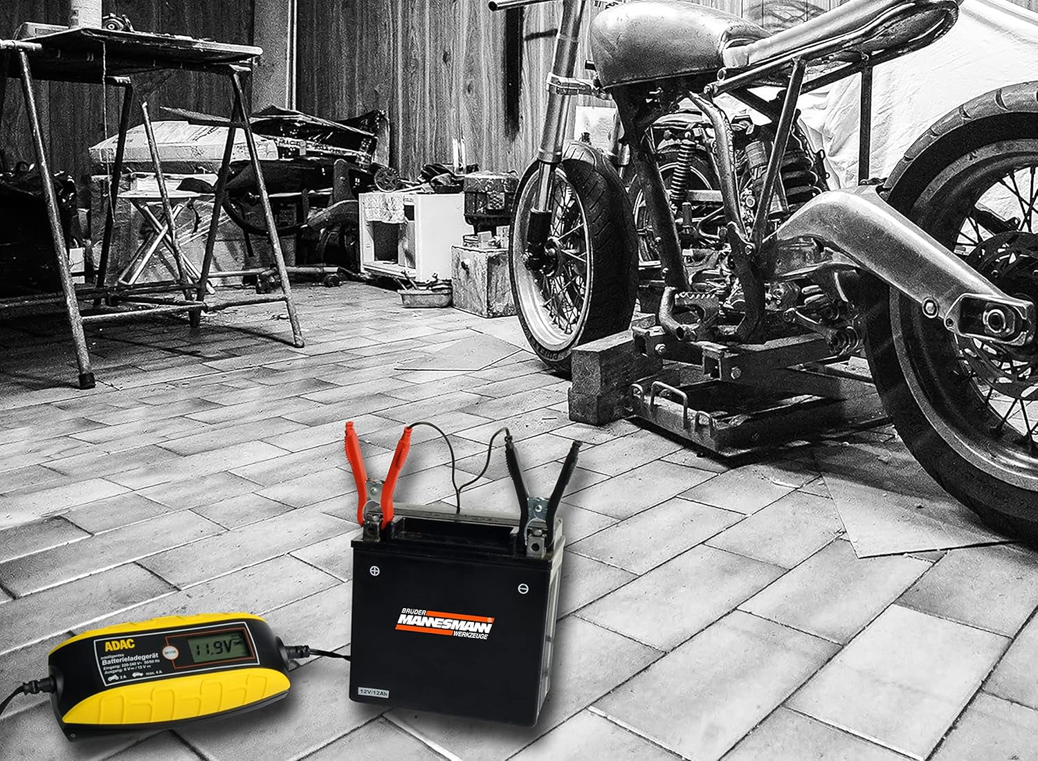 ADAC Batterie-Ladegerät, 6 Und 12 Volt, Mit Komfort-Klemme | M12716